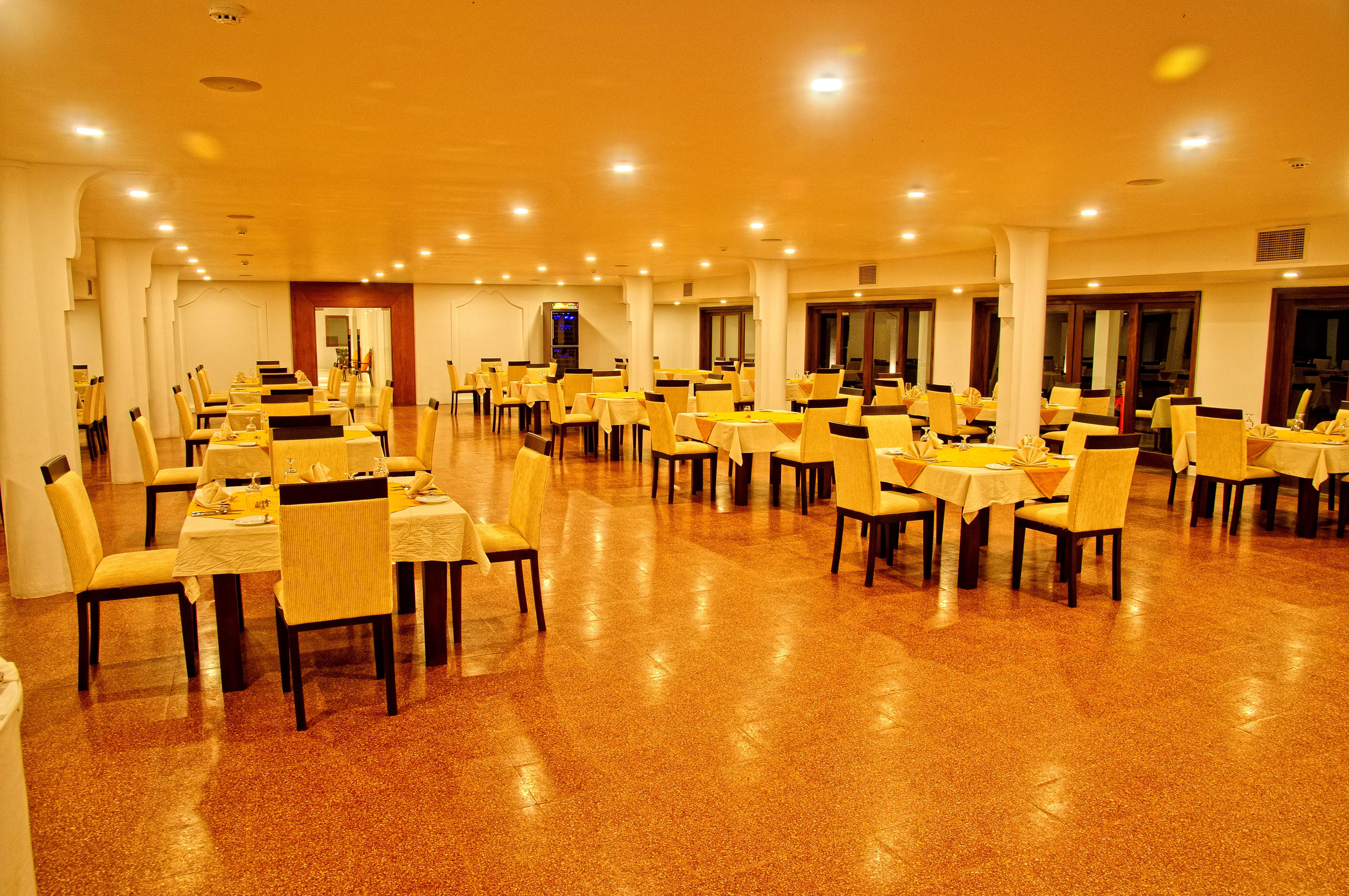 Rajarata Hotel Anuradhapura Exteriör bild