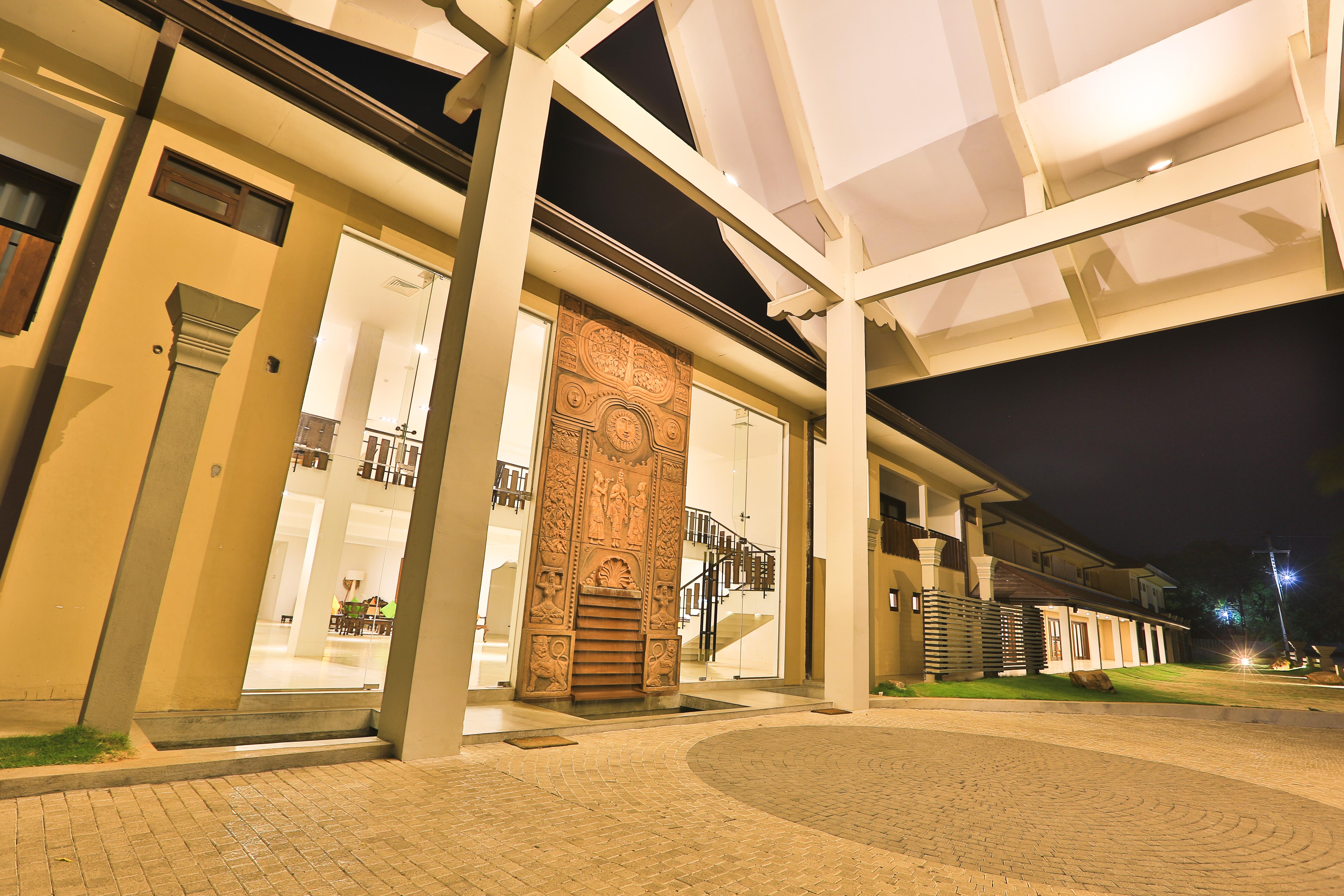Rajarata Hotel Anuradhapura Exteriör bild