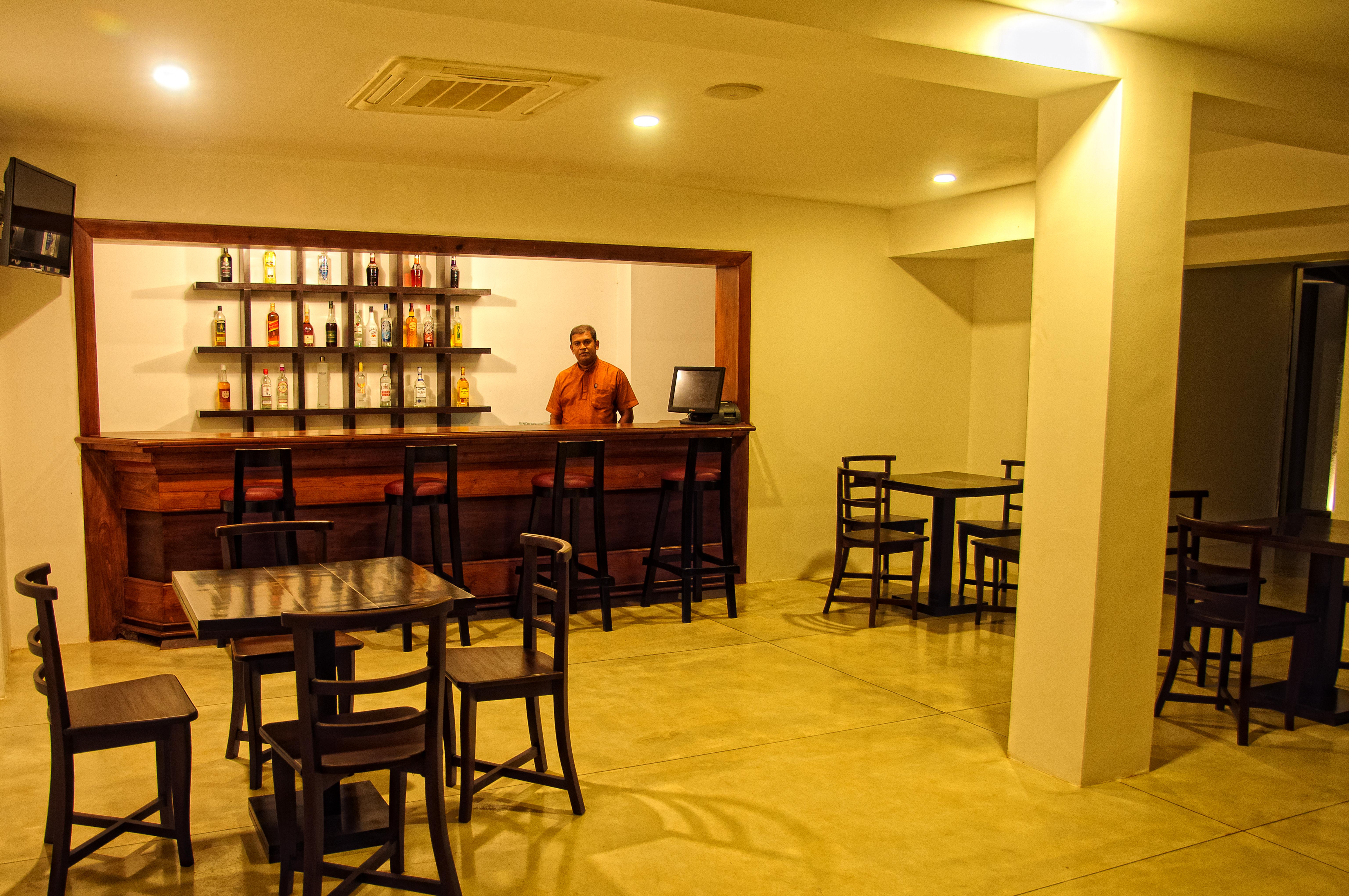 Rajarata Hotel Anuradhapura Exteriör bild