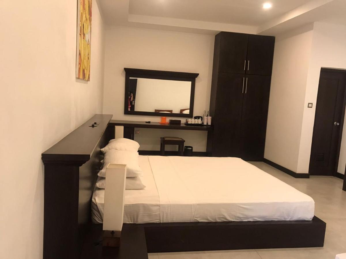 Rajarata Hotel Anuradhapura Exteriör bild