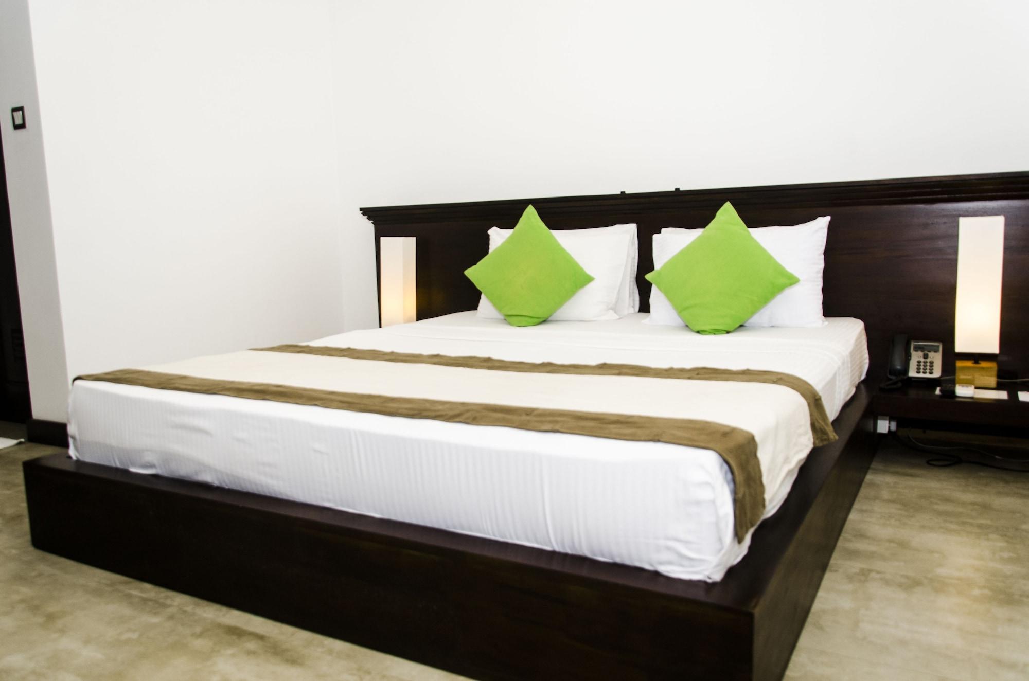 Rajarata Hotel Anuradhapura Exteriör bild