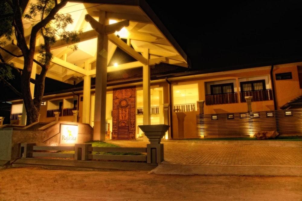 Rajarata Hotel Anuradhapura Exteriör bild