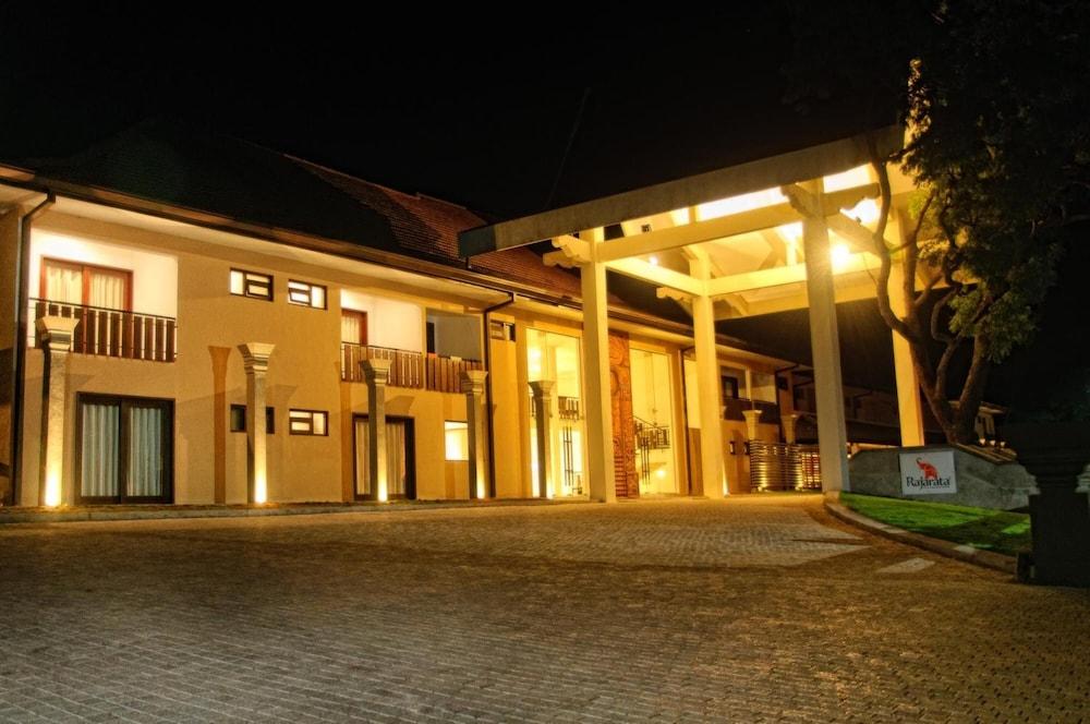 Rajarata Hotel Anuradhapura Exteriör bild