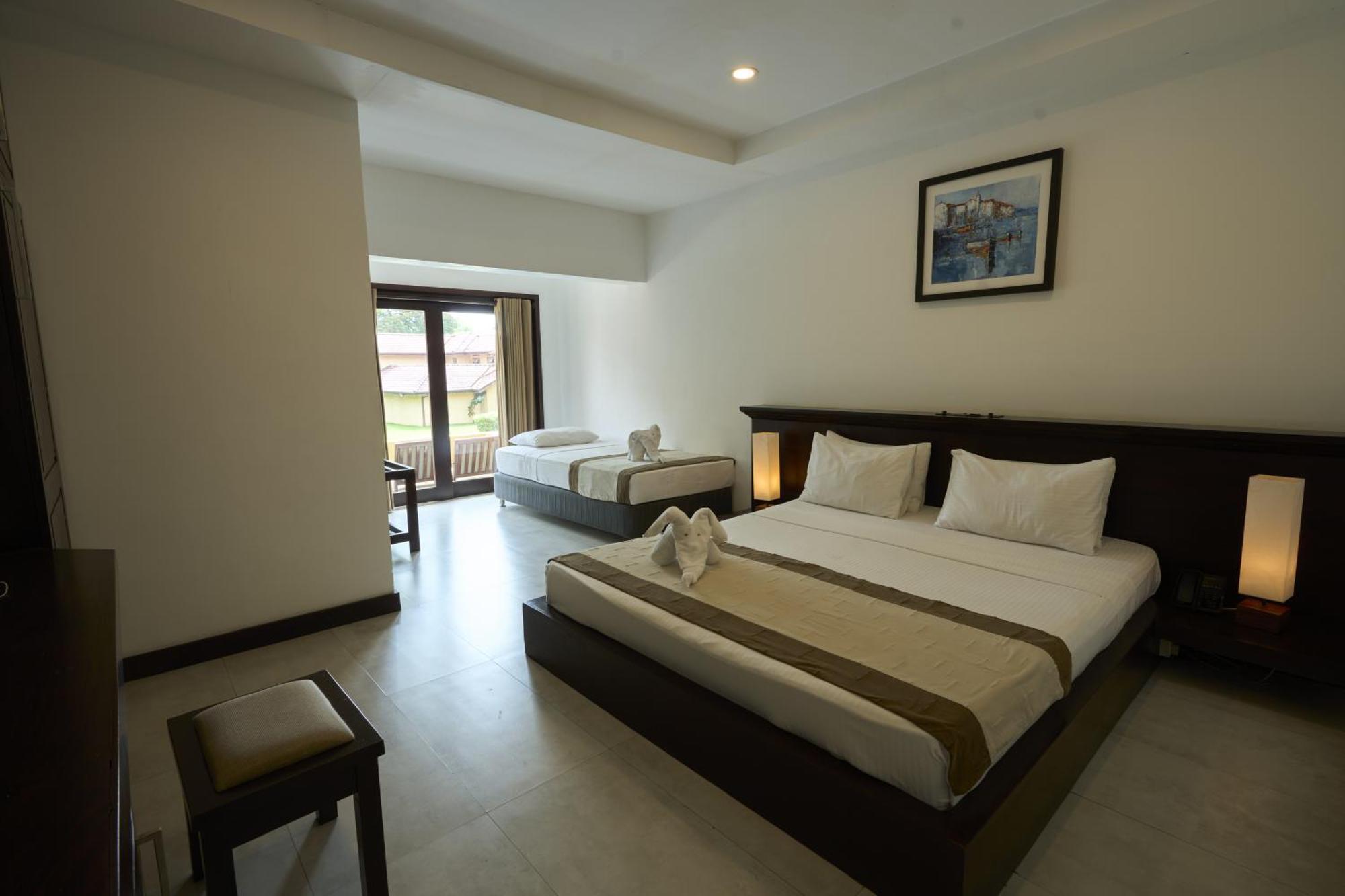 Rajarata Hotel Anuradhapura Exteriör bild
