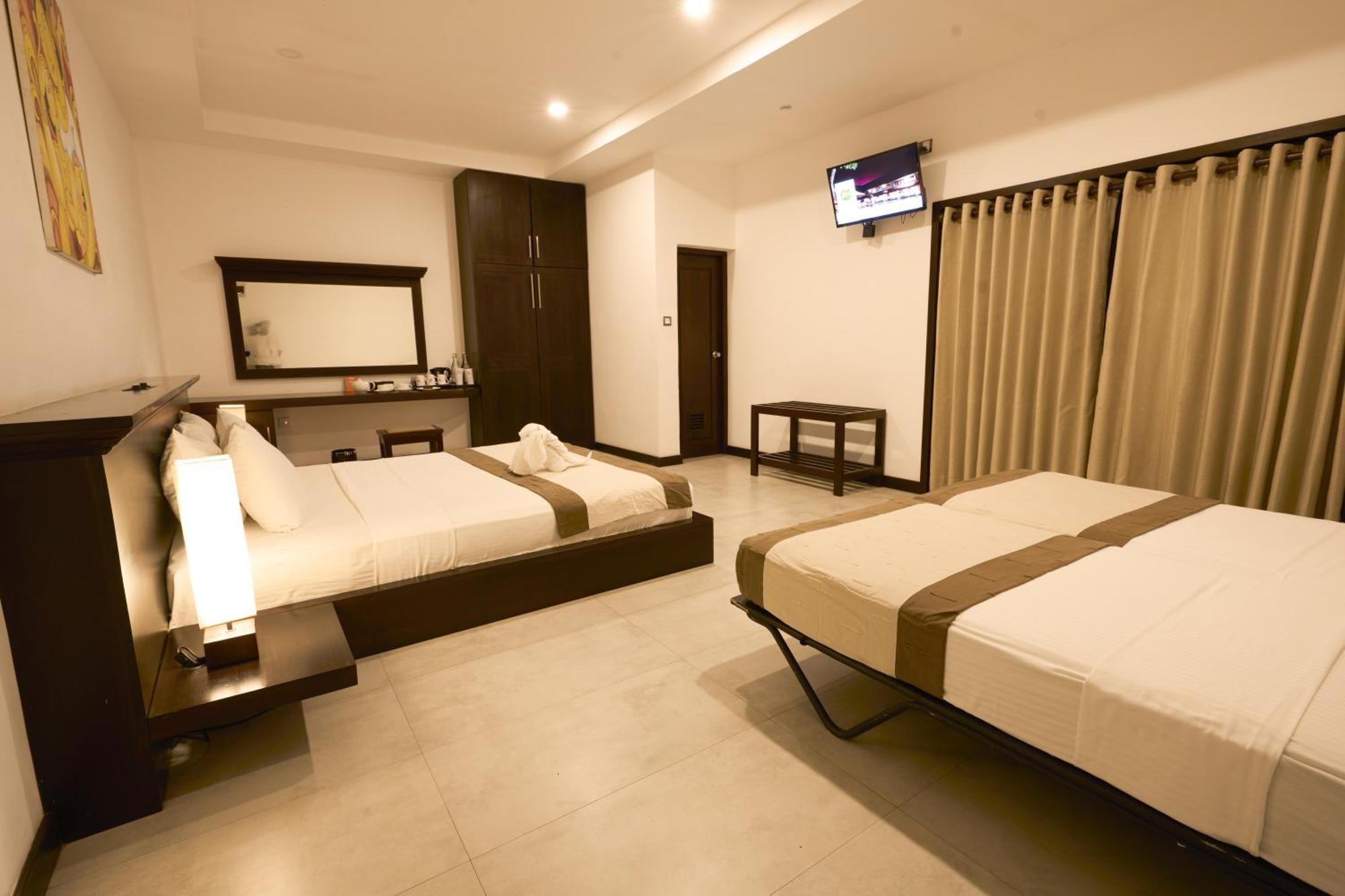 Rajarata Hotel Anuradhapura Exteriör bild