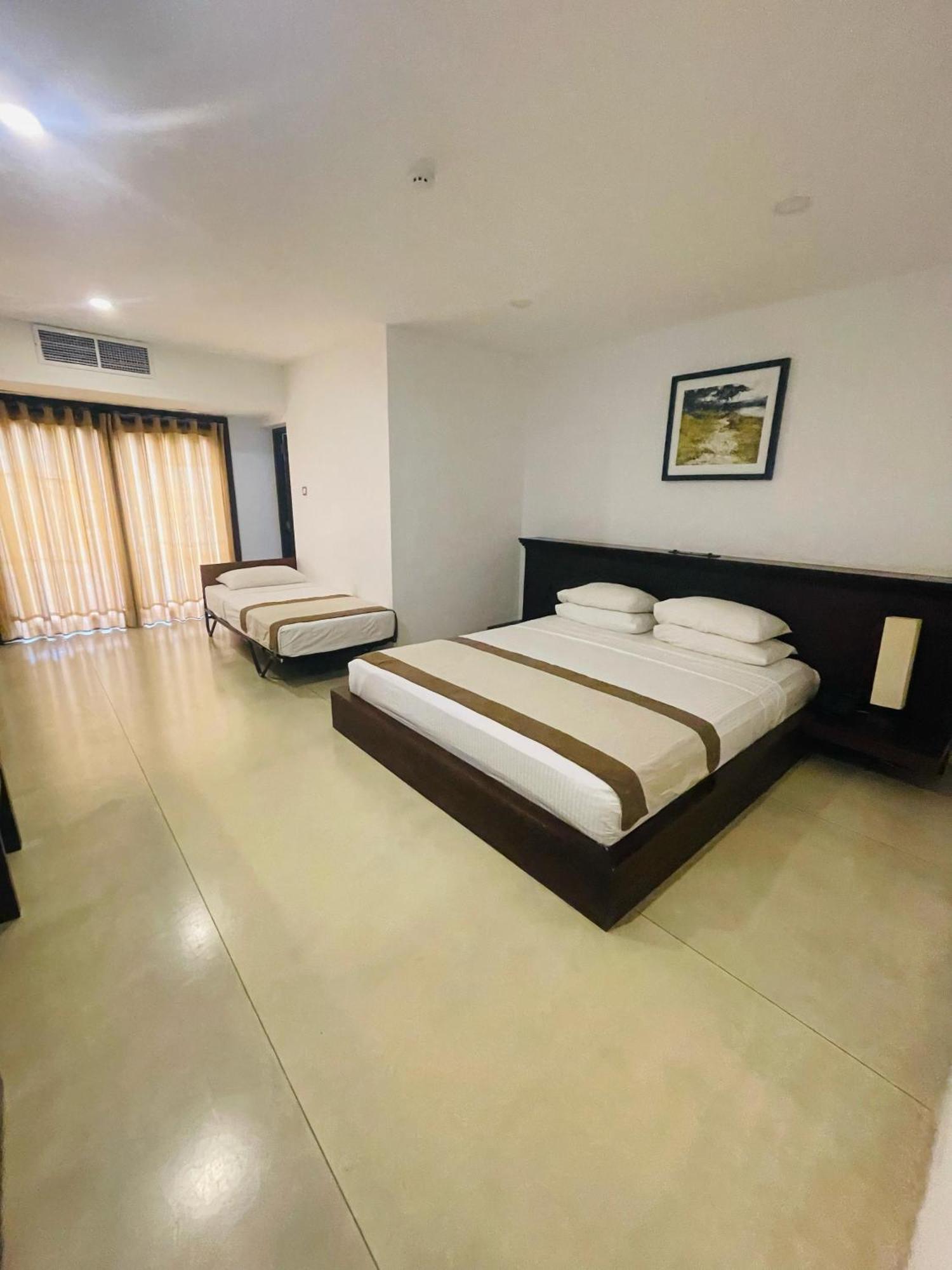 Rajarata Hotel Anuradhapura Exteriör bild