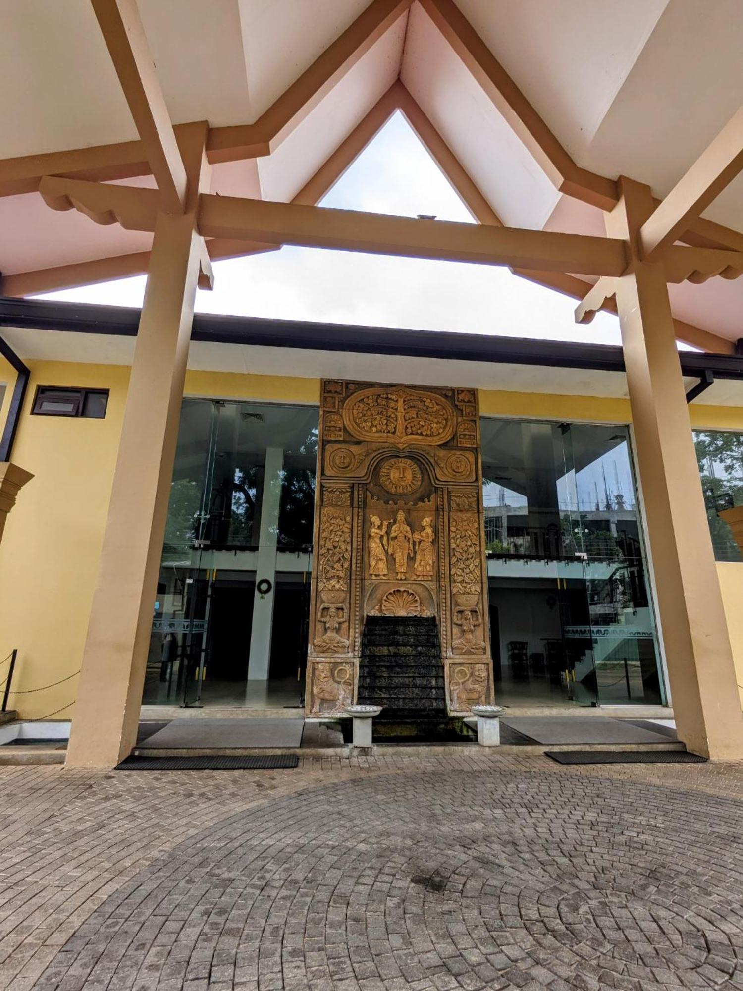 Rajarata Hotel Anuradhapura Exteriör bild