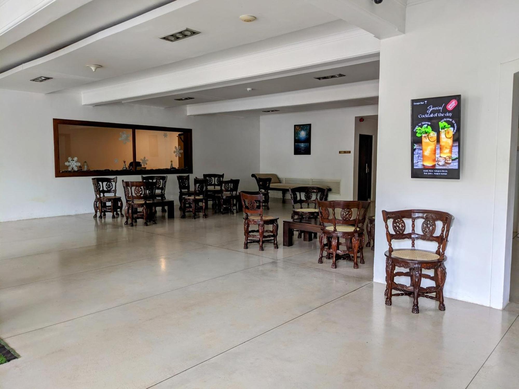 Rajarata Hotel Anuradhapura Exteriör bild