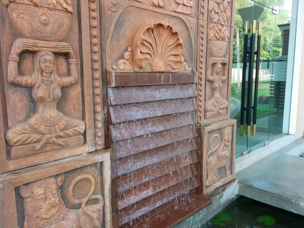 Rajarata Hotel Anuradhapura Exteriör bild